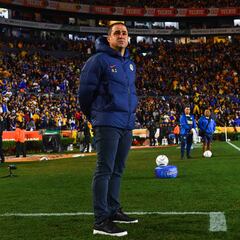 André Jardine no sabe como ganarle a Tigres