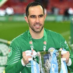 Bravo supera a Salas en el podio de chilenos campeones en Europa