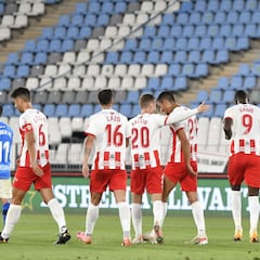 El Almería ya suma 17 bajas