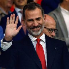 El Rey felicitó a Cerezo por la gran inauguración del Wanda