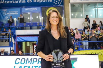 Anna Montañana, mejor entrenadora de la LF Endesa.