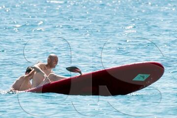 Zidane: Real Madrid coach and his family enjoy the sun in Ibiza