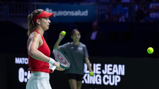 Badosa no puede con Swiatek y España cae eliminada