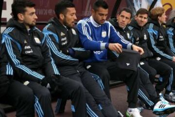 Lionel Messi en el banquillo argentino.