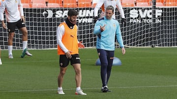 19/12/21
 ENTRENAMIENTO DEL VALENCIA CF - GAY&Atilde; - EDU ALBACAR
  ESTADIO MESTALLA