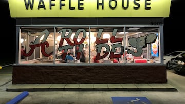 Amid major issues with egg supply and demand, the U.S. restaurant chain Waffle House is passing on rising costs to its customers.