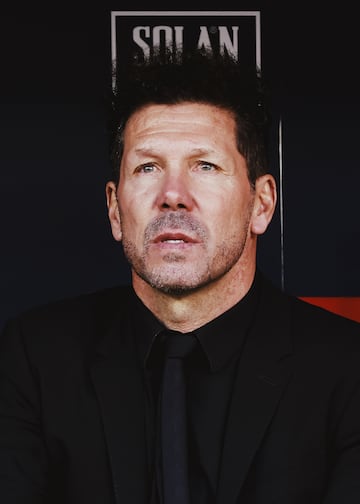 Diego Pablo Simeone, t¨¦cnico del At¨¦tico de Madrid, pensativo antes del inicio del encuentro.
