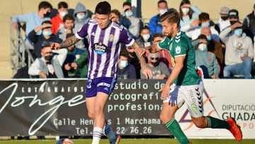 Un discutible penalti evita un susto al Real Valladolid