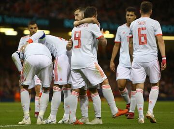 0-3. Paco Alcácer celebró el tercer gol.