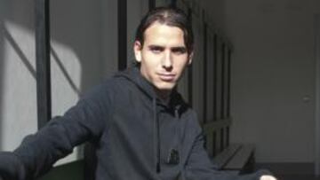 <b>CONFIANZA. </b>A pesar del dolor aparejado a su lesión, el futbolista israelí cree que aun es posible evitar ser operado.