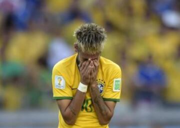 Neymar rompió en llanto tras la goleada quedar fuera por lesión en el Mundial de Brasil 2014.