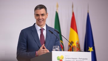 Comparecencia ante los medios del presidente del Gobierno, Pedro Sánchez, tras presidir junto a su homólogo portugués, Luis Montenegro, la ceremonia de firma de acuerdos de la XXXVI Cumbre hispano-portuguesa, en el Aula Magna de la Universidad Internacional de Andalucía. A 6 de marzo de 2026 en Palos de la Frontera, Huelva (Andalucía, España). Este encuentro bilateral entre los gobiernos de España y Portugal persigue impulsar la cooperación entre ambos países en asuntos estratégicos comunes como las infraestructuras, gestión del agua, energía renovables o la digitalización, alimentando un clima de entendimiento mutuo.
06 MARZO 2026
Clara Carrasco / Europa Press
06/03/2026