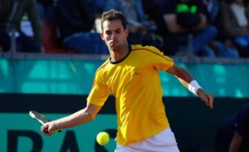 Colombia en Copa Davis: Nuestro país no tuvo un buen año en el tenis, en la serie ante Chile, Colombia volvió a perder una oportunidad de entrar al grupo mundial. Pero más allá de eso, el retiro de Santiago Giraldo dejando abandonado el partido que disputaba ante Gonzalo Lama, fue lo peor de la actuación del equipo nacional.