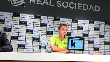 Olasagasti habla en Zubieta.