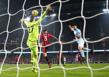 Manchester City seal 17th straight win; Harry Kane equals record