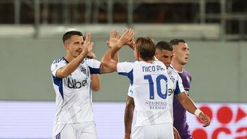 FLORENCE, ITALY - SEPTEMBER 21: Marc-Oliver Kempf of Como 1907 celebrates after scoring a goal with Nico Paz of Como 1907 during the Serie A match between ACF Fiorentina and Como 1907 at Artemio Franchi on September 21, 2025 in Florence, Italy. (Photo by Gabriele Maltinti/Getty Images)