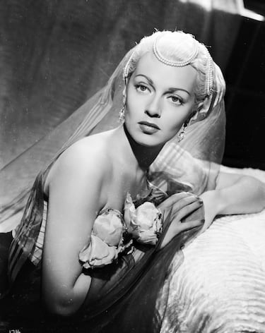 Nació en Wallace, Idaho, EE.UU. el 8 de febrero de 1921. La actriz protagonizó grandes películas como, "El cartero siempre llama dos veces", "Imitación a la vida", "Peyton Place", "El doble de riesgo" y "Los tres mosqueteros", entre otras muchas. 