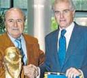 Blatter será socio de honor del Madrid