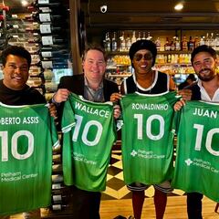 Ronaldinho desembarca en Estados Unidos