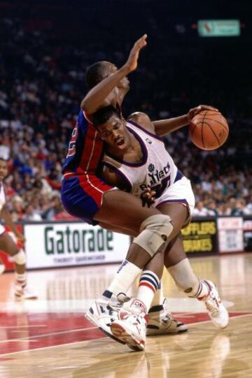 Bernard King de los Washington Bullets durante un partido en 1989 contra los Detroit Pistons 