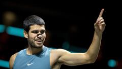 Carlos Alcaraz pulls off unreal fantasy shot to win an impossible point