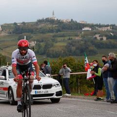 Gaviria y un miembro del AG2R dan positivo en coronavirus