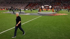 AS Roma's Portuguese coach Jose Mourinho leaves the pitch at the end of the UEFA Europa League final football match between Sevilla FC and AS Roma at the Puskas Arena in Budapest on May 31, 2023. (Photo by Odd ANDERSEN / AFP)