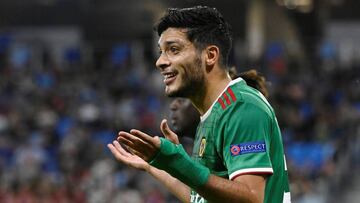 El atacante de Wolverhampton de la Premier League Inglesa aplaudió la intención de Veracruz, pero desde Europa ve complicado hacer mucho por sus colegas.
