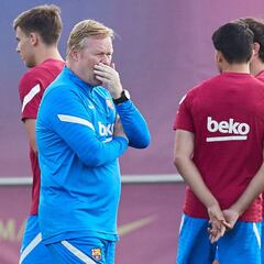 Koeman se equivoca y le cuesta alejarse del vestuario