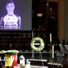 Cientos de personas dan el último adiós a Bjorg Lambrecht