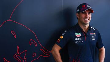 Sergio Pérez durante una sesión fotográfica en Austin