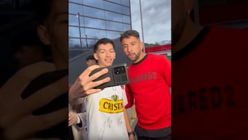 Mauricio Isla se encuentra con un par de hinchas de Colo Colo afuera de la clínica y esto ocurre: fichaje confirmado