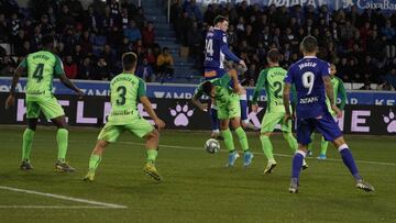 Joselu rebaja la alegría del Lega