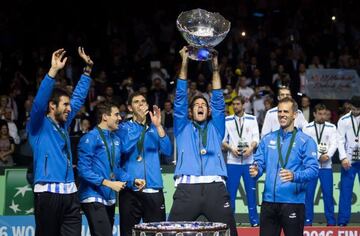 El Estadio Pierre-Mauroy en Lille será testigo de la eliminatoria que defina el título del torneo de tenis más importante a nivel país. El público presionará para que Francia logre su primer campeonato desde 2001 ante Bélgica. vid Goffin lo hará para los belgas.