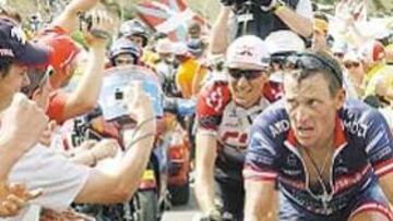 en accion. Lance Armstrong en una etapa del Tour de Francia