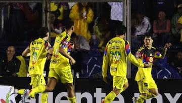Soccer Football - Liga MX - Club America v Pumas UNAM - Estadio Ciudad de los Deportes, Mexico City, Mexico - September 27, 2025 Club America's Alejandro Zendejas celebrates scoring their fourth goal with teammates REUTERS/Henry Romero