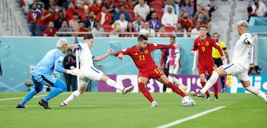 Gran acción de Gavi junto a Ferran Torres, que finaliza el delantero español tras una falta de contundencia defensiva de Costa Rica, batiendo por bajo a Keylor Navas con un disparo a la media vuelta. 