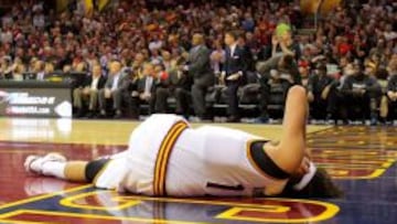 Anderson Varejao, tras caer lesionado.