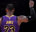 Un LeBron colosal (42) comanda la victoria de los Lakers
