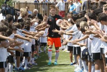 Alvaro Medrán se incorpora a las filas del Valencia.