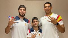 Gazi Jalidov, Martín Molina y Ayoub Ghadfa antes de las semifinales de los Mundiales.