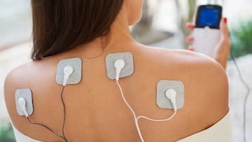 Electroestimulador muscular TENS de la marca Beurer para fisioterapia.