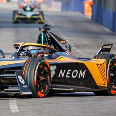 Bird le da la primera victoria eléctrica a McLaren