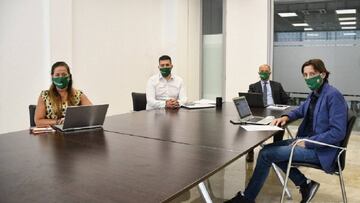 Patricia Rodríguez, Alejandro Martínez, Joaquín Buitrago y Julio césar Giner, en la junta de accionistas del Elche CF.