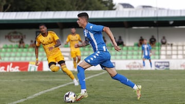 Retuerta, en un amistoso de la pasada temporada ante la Ponferradina.