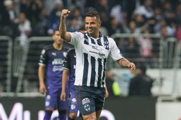 En 2017, Cardona había sido transferido a Pachuca en el draft. No obstante, el colombiano se negó a llegar al cuadro hidalguense y se fue a préstamo a Boca Juniors.