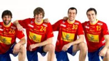 RÉPOQUER. Dujsebaev , Antonio García, Morros, Guardiola y Ugalde, amigos y rivales.