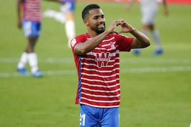Yangel Herrera celebra un gol con el Granada.