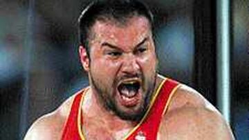 <B>PLETÓRICO.</b> El lanzador de peso Martínez asegura que no se conforma con menos del oro.