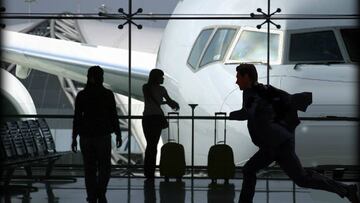 Qué hacer si pierdes el avión en el puente de Diciembre